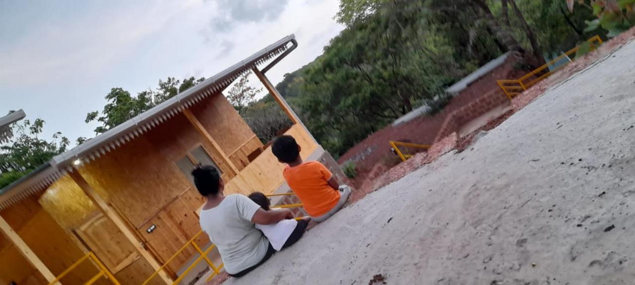 Santanas Wooden Cottages 波戈马洛 外观 照片